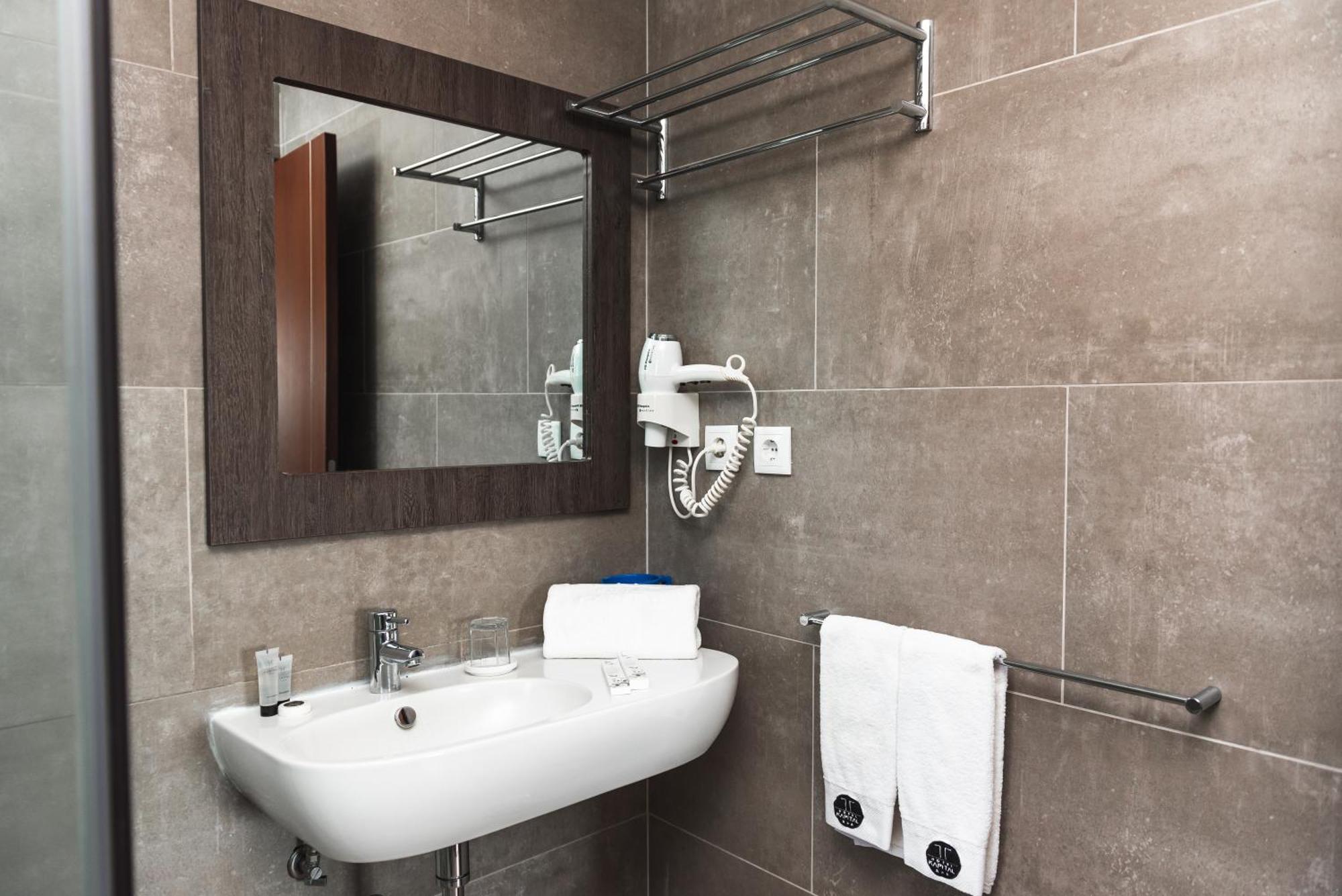 Hotel Kapital Мапуту Экстерьер фото